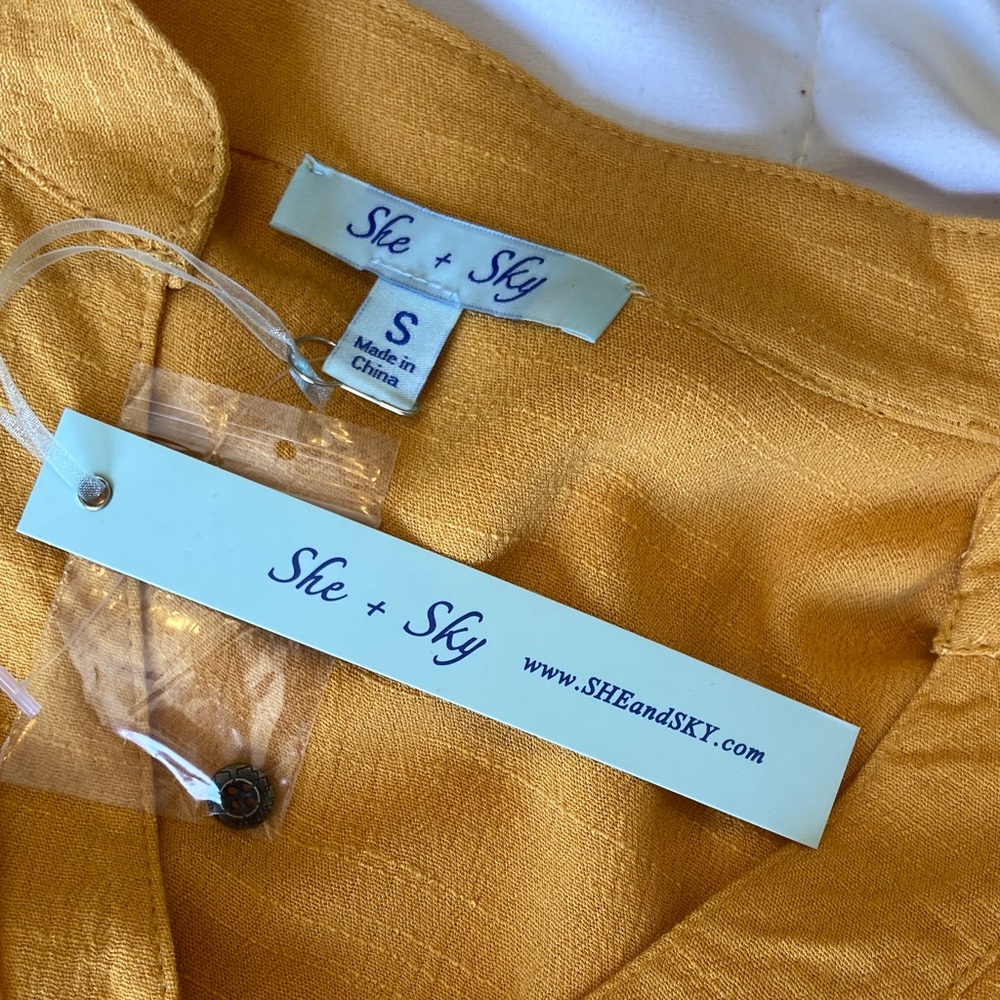 NWT Yellow Sleeveless Pleated Top - Picture 5 of 8